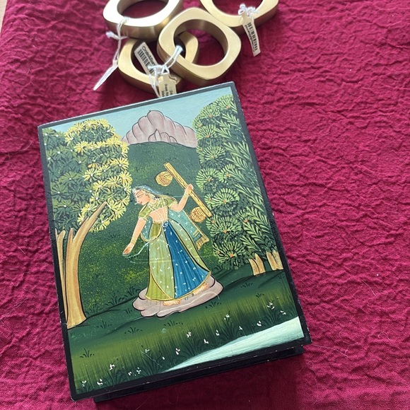 Crate&Barrel Brass Napkin Rings (set of 4) - Picture 7 of 13